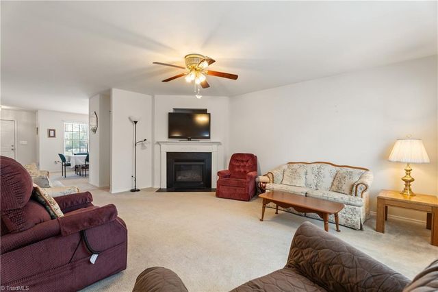 4439 Vernon Circle, Kernersville, NC 27284