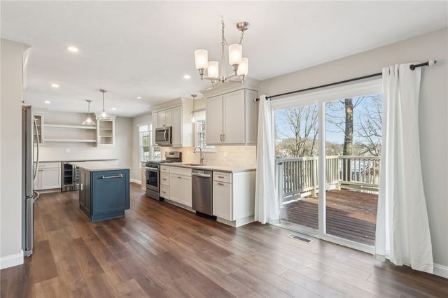 535 Pine Bluff Dr, Adams Twp, PA 16046