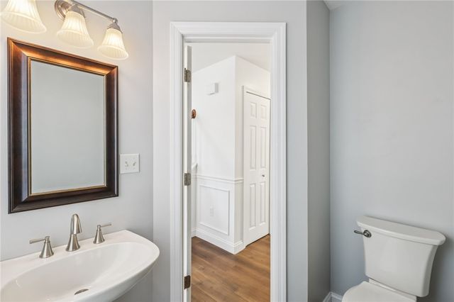 535 Pine Bluff Dr, Adams Twp, PA 16046