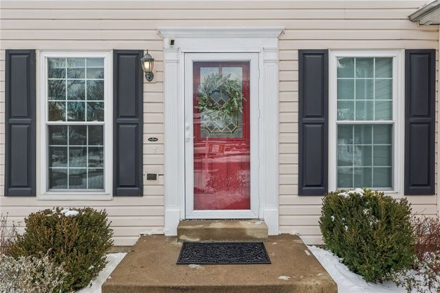 535 Pine Bluff Dr, Adams Twp, PA 16046