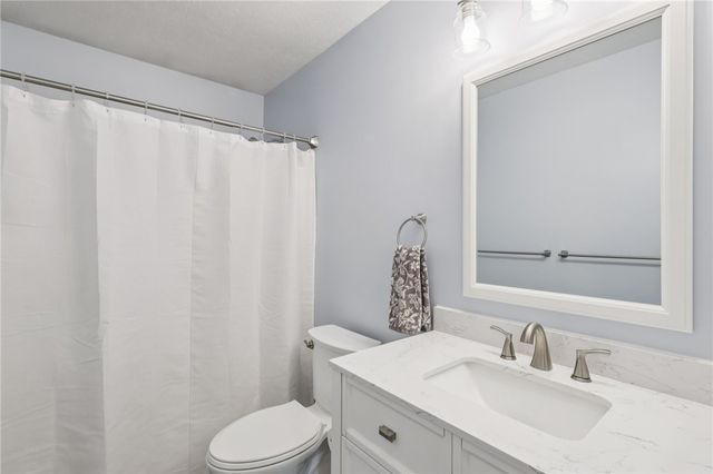 535 Pine Bluff Dr, Adams Twp, PA 16046