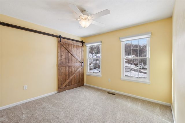 535 Pine Bluff Dr, Adams Twp, PA 16046