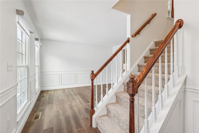 535 Pine Bluff Dr, Adams Twp, PA 16046