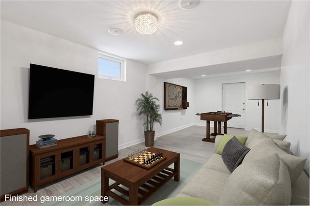 535 Pine Bluff Dr, Adams Twp, PA 16046