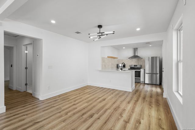 334 Cooper St, San Antonio, TX 78210