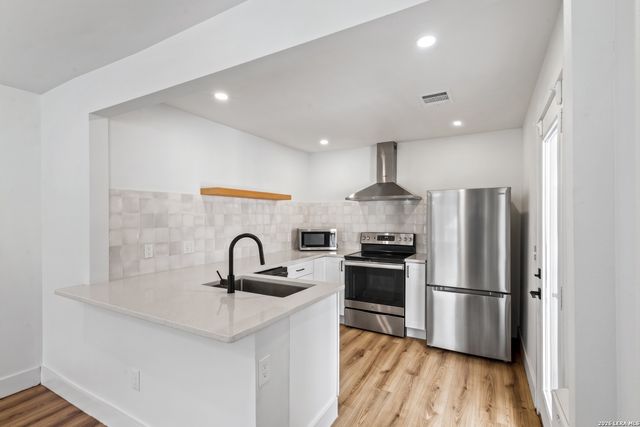 334 Cooper St, San Antonio, TX 78210