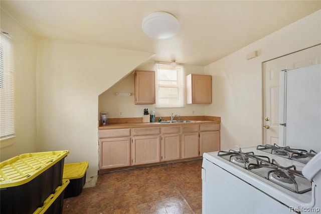 14960 Lindsay Street, Detroit, MI 48227