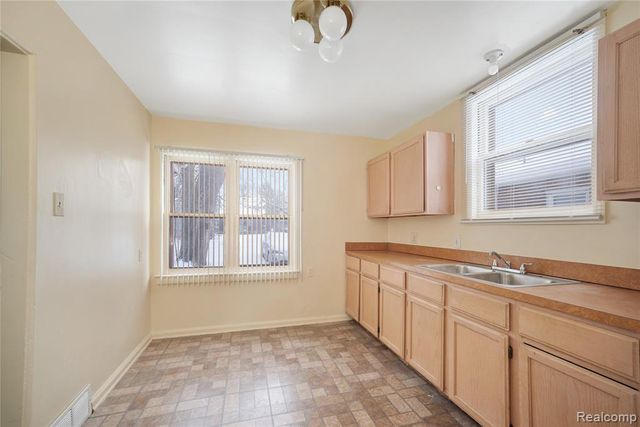 14960 Lindsay Street, Detroit, MI 48227