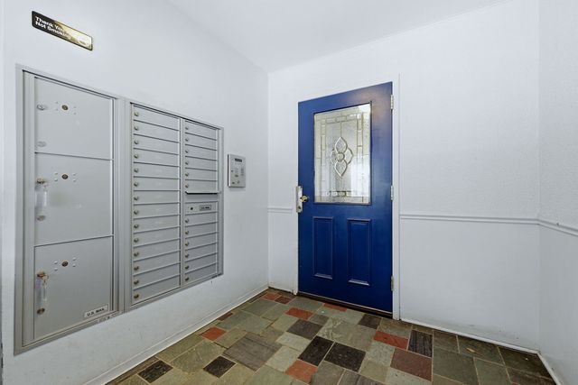 222 Washington Boulevard 105, Oak Park, IL 60302