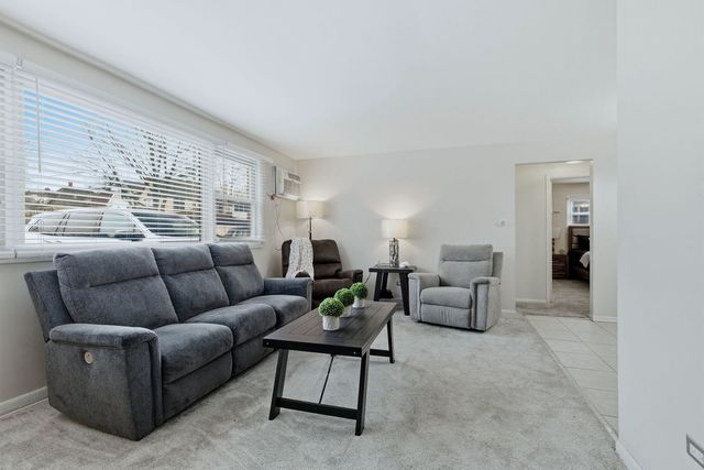 222 Washington Boulevard 105, Oak Park, IL 60302