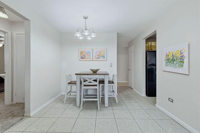 222 Washington Boulevard 105, Oak Park, IL 60302