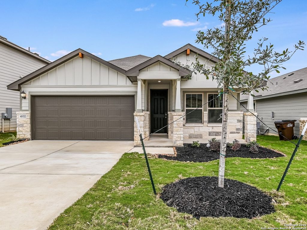4532 Appaloosa Crest, San Antonio, TX 78245