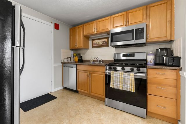 70 Mudge St 17, Lynn, MA 01902