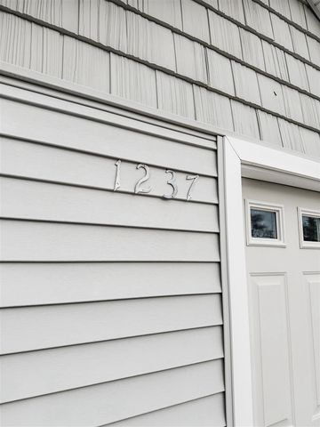 1237 Grant Street, Grand Haven, MI 49417