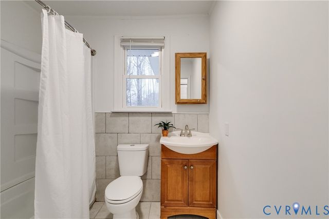 763 Oak Spring Ln, Manakin Sabot, VA 23103