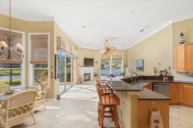 700 Pinecrest Isle Ct, St Augustine, FL 32092