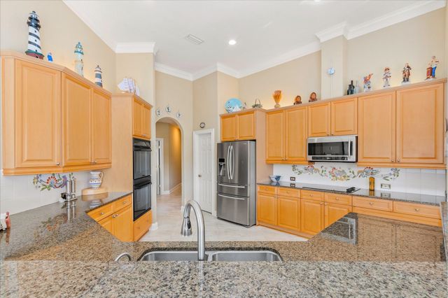 700 Pinecrest Isle Ct, St Augustine, FL 32092