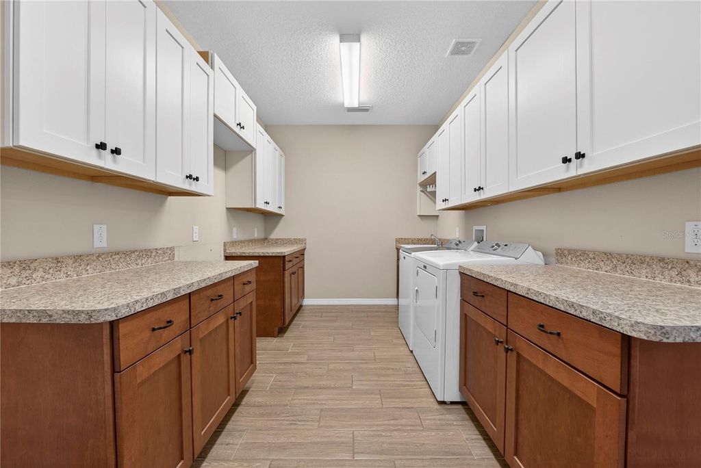 Image 27 of property listing at 5575 NW 43RD LANE ROAD, Ocala, FL 34482