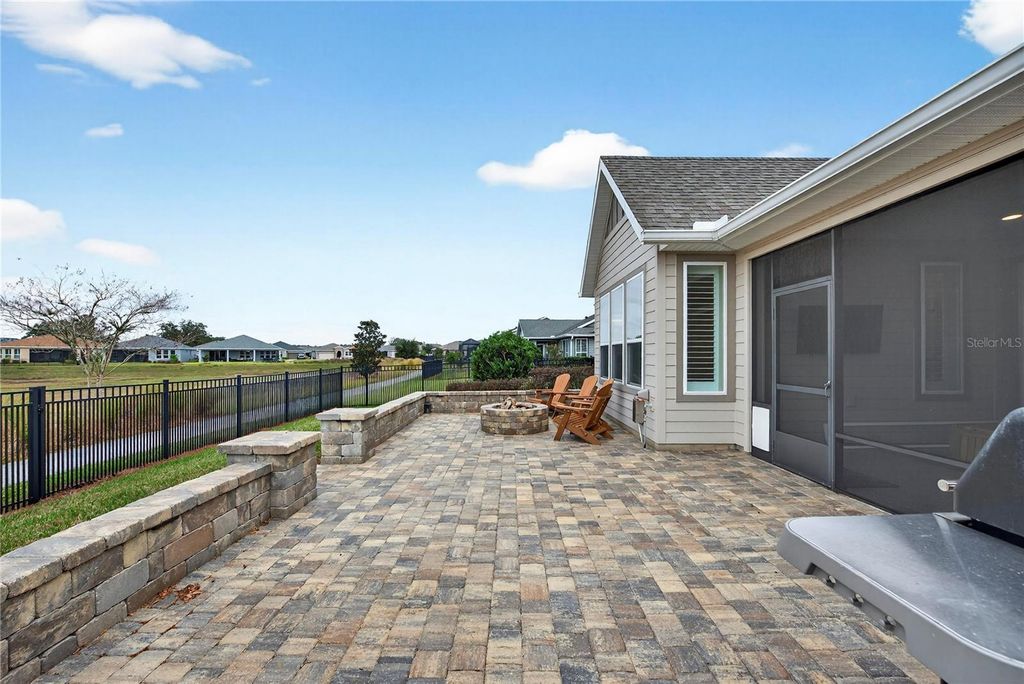 Image 4 of property listing at 5575 NW 43RD LANE ROAD, Ocala, FL 34482