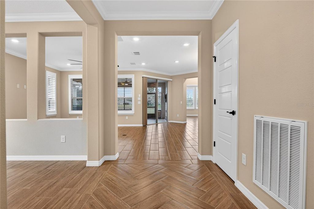 Image 6 of property listing at 5575 NW 43RD LANE ROAD, Ocala, FL 34482