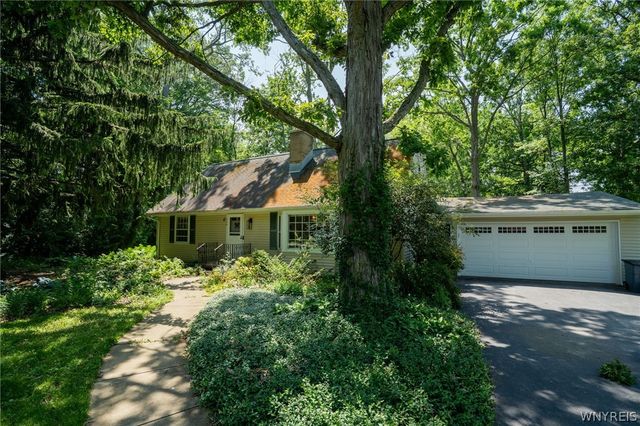 708 The Circle Drive, Lewiston, NY 14092