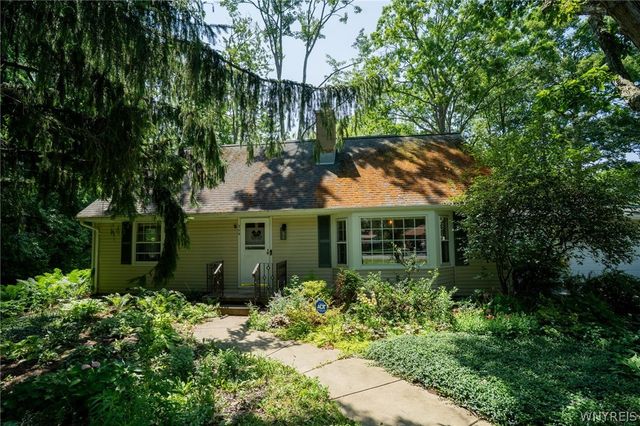 708 The Circle Drive, Lewiston, NY 14092