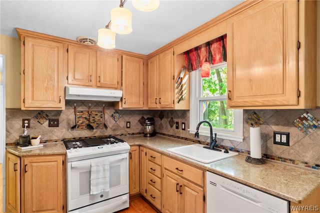 708 The Circle Drive, Lewiston, NY 14092