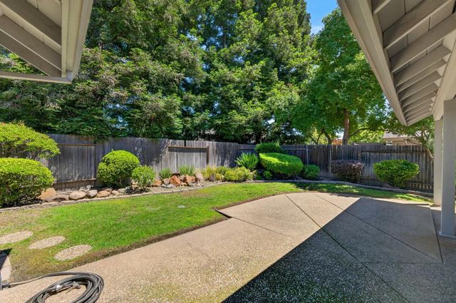 1448 Oak Grove Dr, Roseville, CA 95747