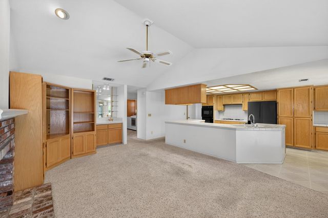 1448 Oak Grove Dr, Roseville, CA 95747