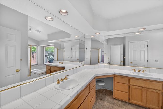 1448 Oak Grove Dr, Roseville, CA 95747