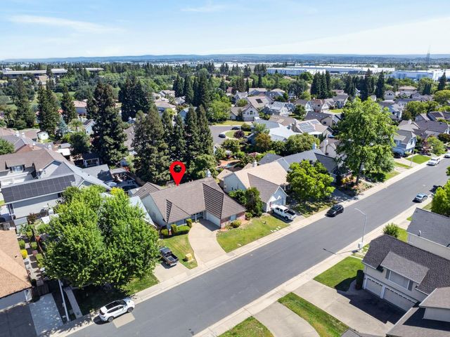 1448 Oak Grove Dr, Roseville, CA 95747