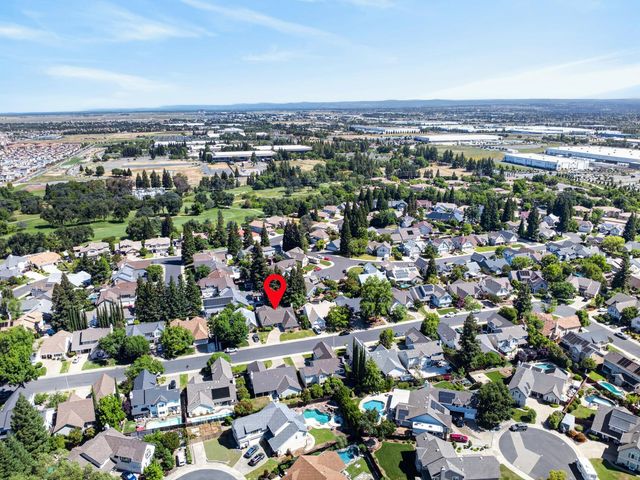 1448 Oak Grove Dr, Roseville, CA 95747