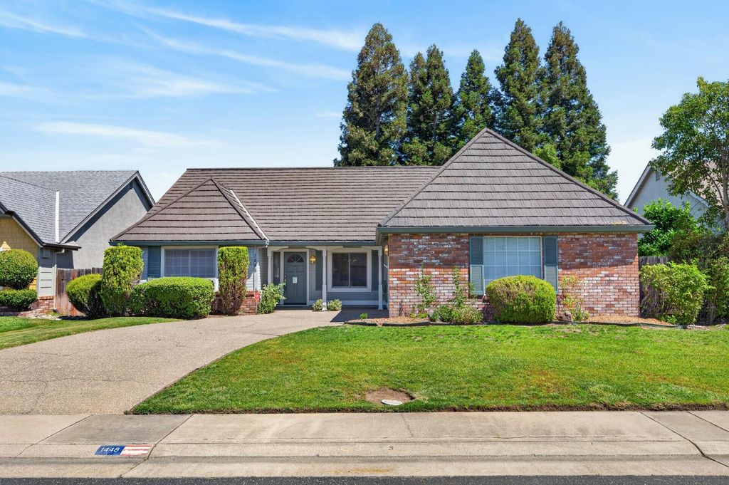 1448 Oak Grove Dr, Roseville, CA 95747