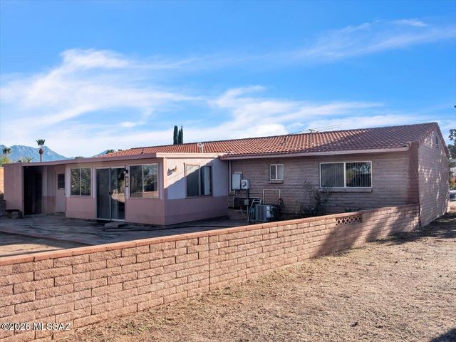 101 E La Grosella, Green Valley, AZ 85614
