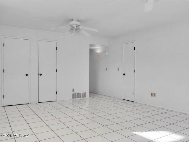 101 E La Grosella, Green Valley, AZ 85614