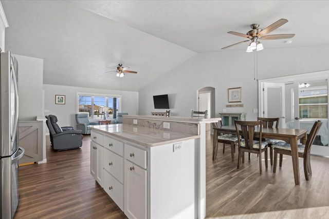 1735 RED OAK STREET, Green Bay, WI 54313