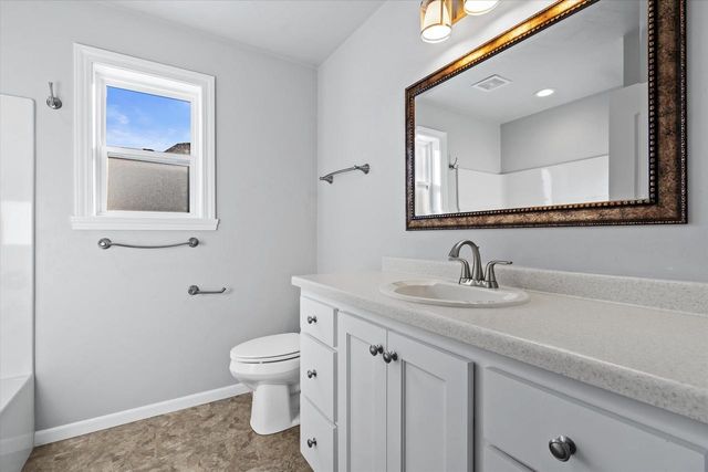 1735 RED OAK STREET, Green Bay, WI 54313