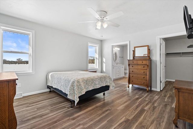 1735 RED OAK STREET, Green Bay, WI 54313