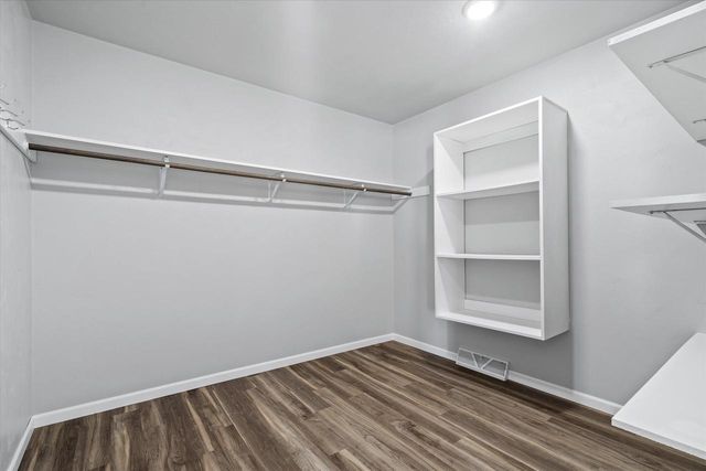 1735 RED OAK STREET, Green Bay, WI 54313