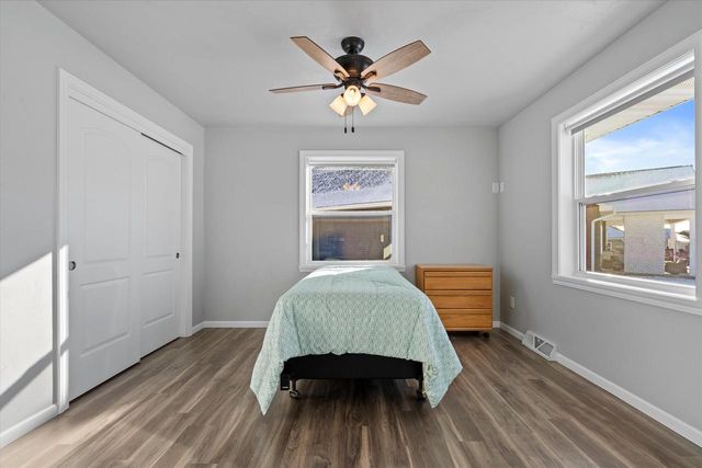 1735 RED OAK STREET, Green Bay, WI 54313