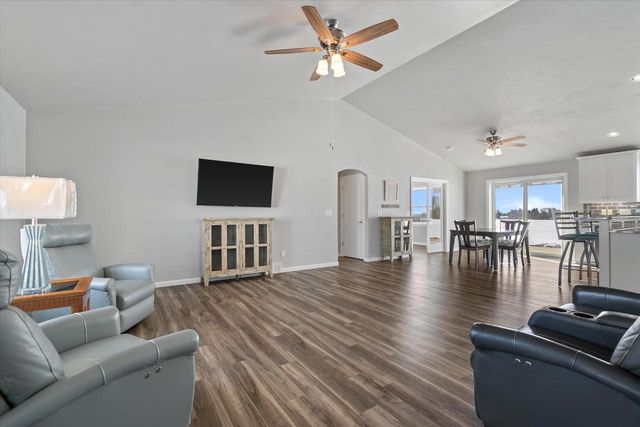 1735 RED OAK STREET, Green Bay, WI 54313