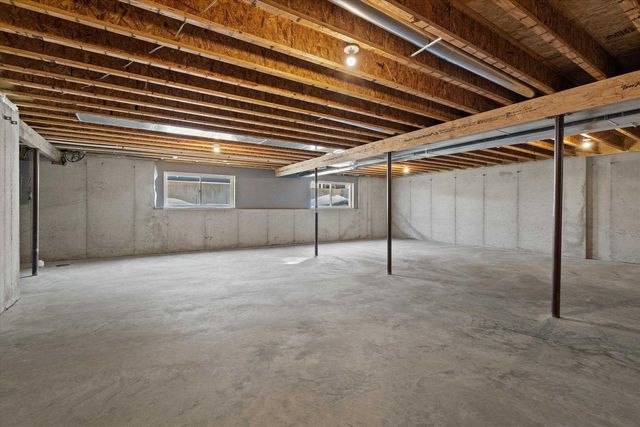 1735 RED OAK STREET, Green Bay, WI 54313