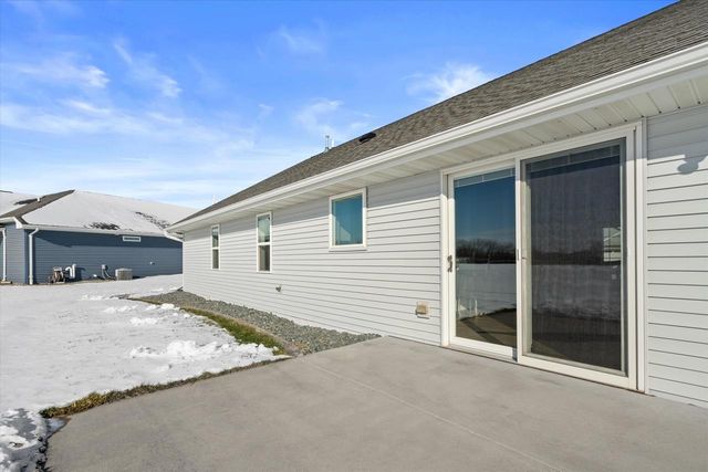 1735 RED OAK STREET, Green Bay, WI 54313