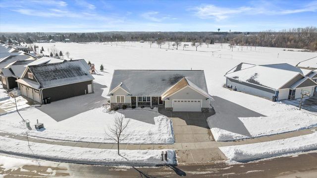 1735 RED OAK STREET, Green Bay, WI 54313