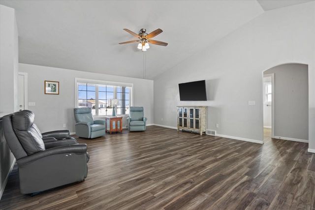 1735 RED OAK STREET, Green Bay, WI 54313