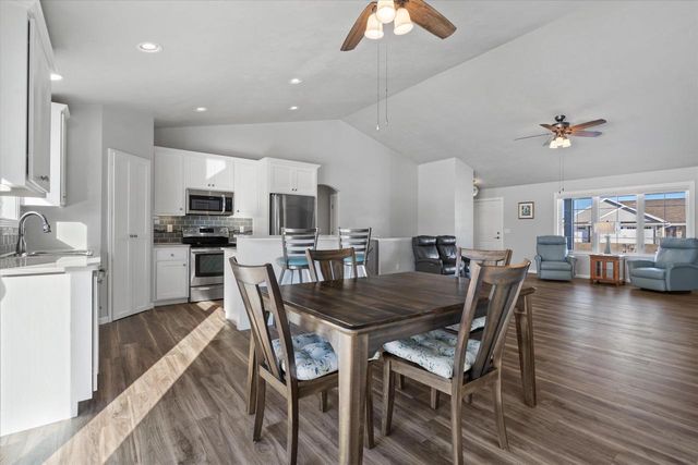 1735 RED OAK STREET, Green Bay, WI 54313