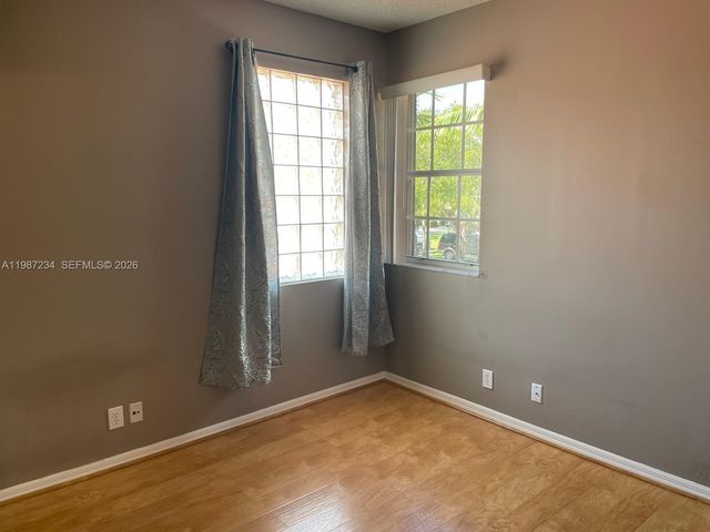 800 Sorrento Dr, Weston, FL 33326