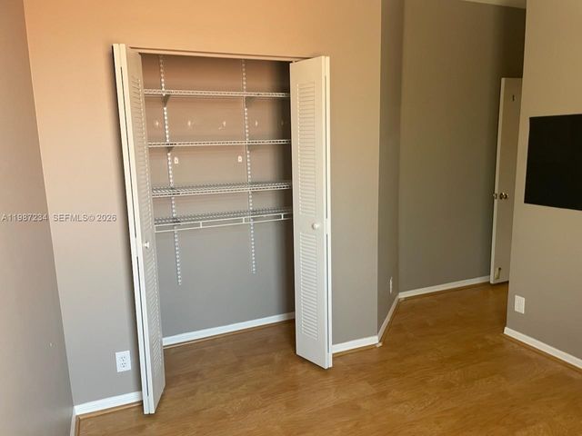 800 Sorrento Dr, Weston, FL 33326