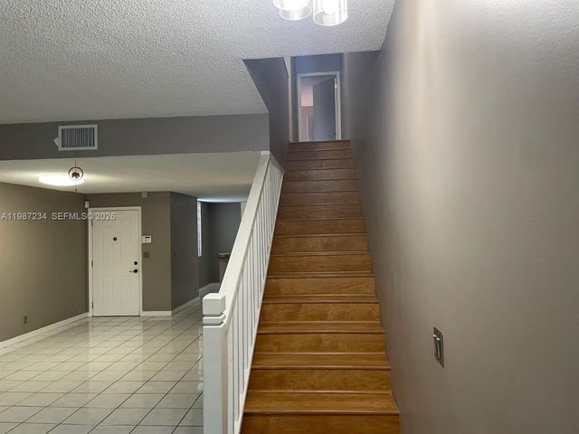 800 Sorrento Dr, Weston, FL 33326