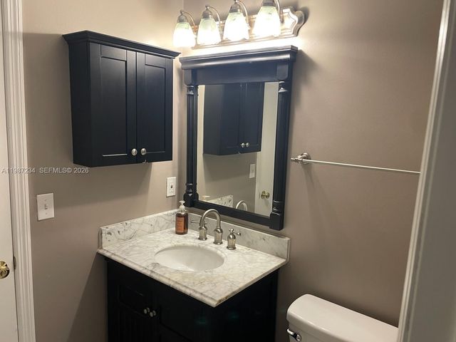 800 Sorrento Dr, Weston, FL 33326